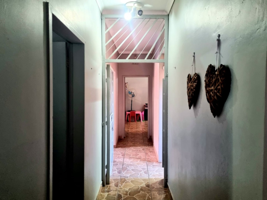 3 Bedroom Property for Sale in Heuwelsig Northern Cape